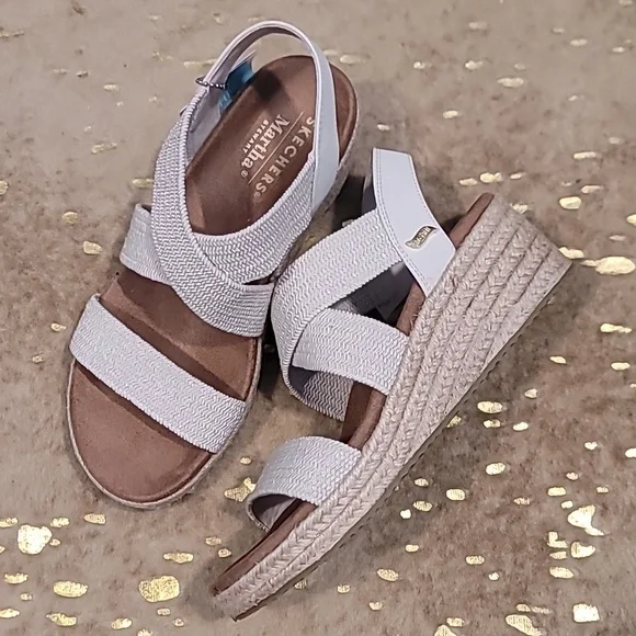 Cute And Comfy Martha Stewart Wedge Sandals - Picture 4 of 4